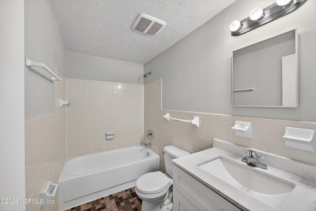 Building Photo - 4177 Timberlake Dr E