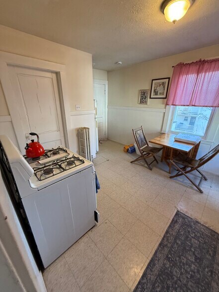 Building Photo - 58 Brock St