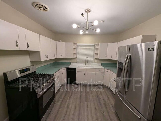 Building Photo - 1952 Wellbourne Dr NE