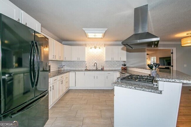 Building Photo - 2805 Pine Hill Dr