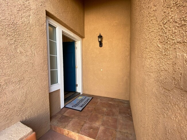 Building Photo - Santa Fe Hills 4 Bedroom Home