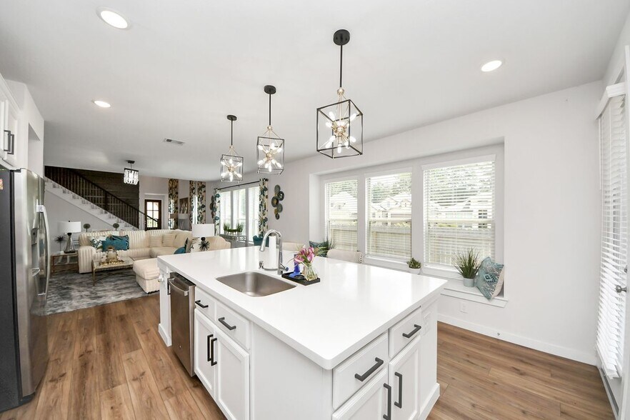 Building Photo - 15734 Autumn Sun Ct