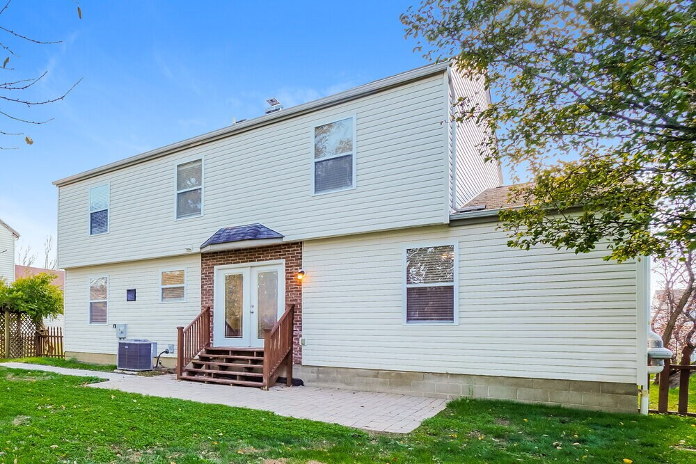 Building Photo - 5086 Sand Ct