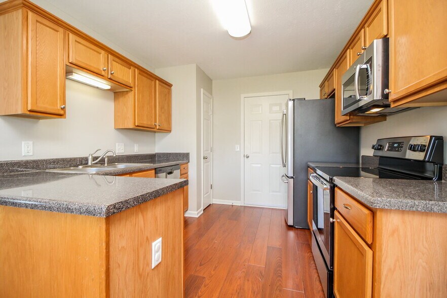 Building Photo - 7045 S Hampton Blvd