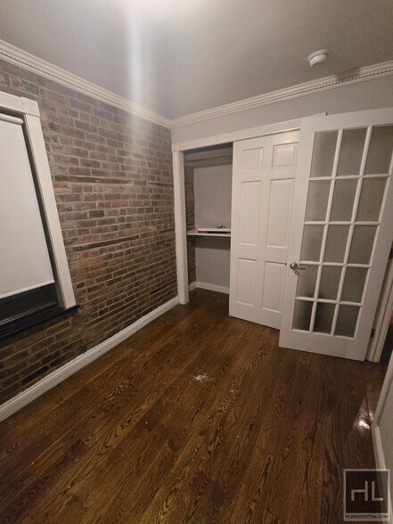 Building Photo - MULBERRY ST.