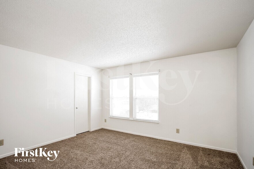 Building Photo - 10019 Olympic Cir