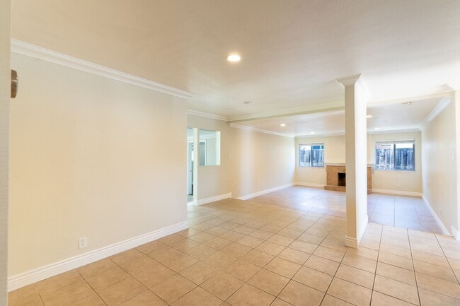 Building Photo - Lovely 4 bedroom home in Morgan Hill!