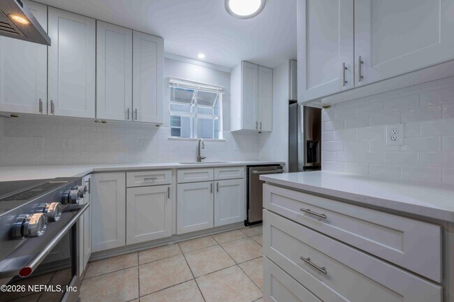 Building Photo - 176 East Coast Dr