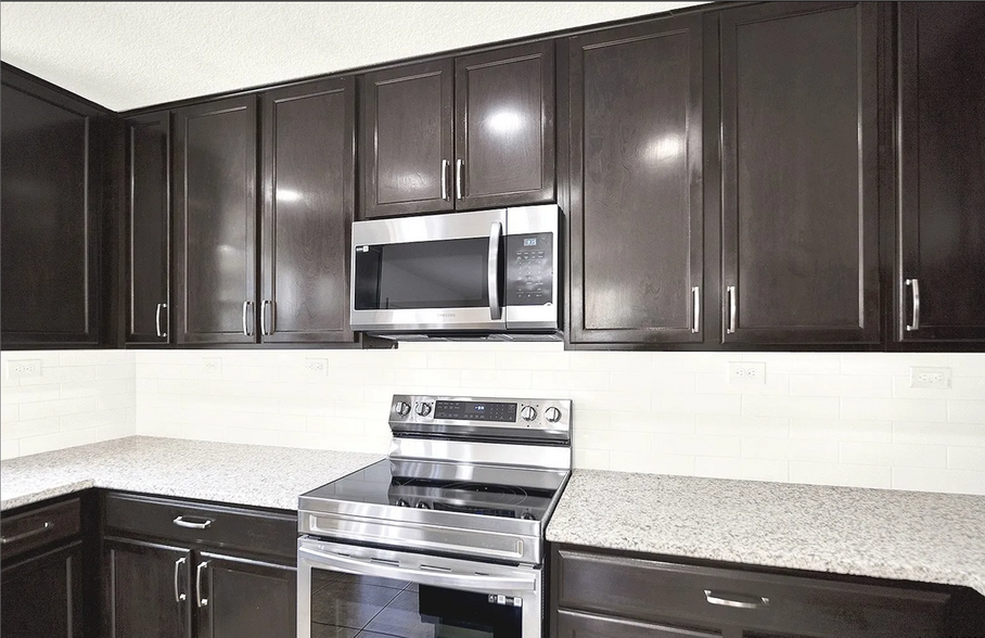 Building Photo - 2219 Sundrop Bay