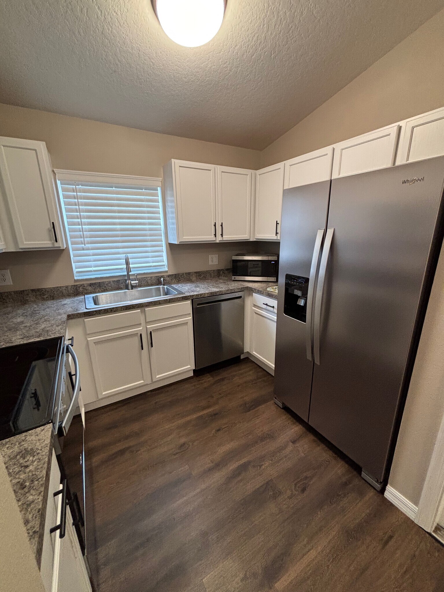 Kitchen - 2302 Northern Leaf St
