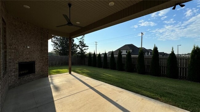 Building Photo - 5806 W Red Maple Dr