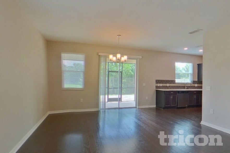 Building Photo - 10710 Southern Forest Dr