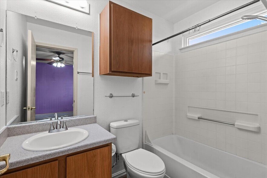 Building Photo - 12421 Briarcreek Loop