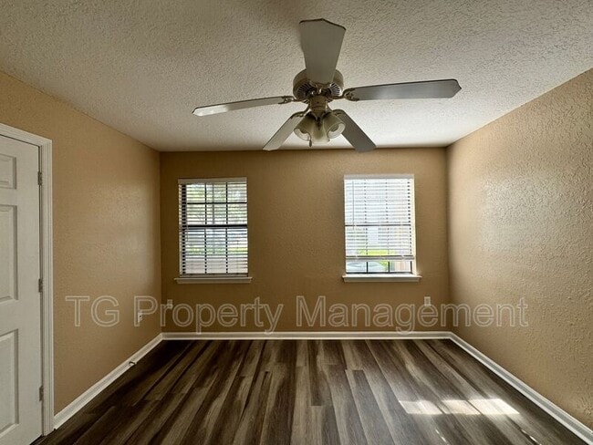 Building Photo - 805 Boardwalk Dr