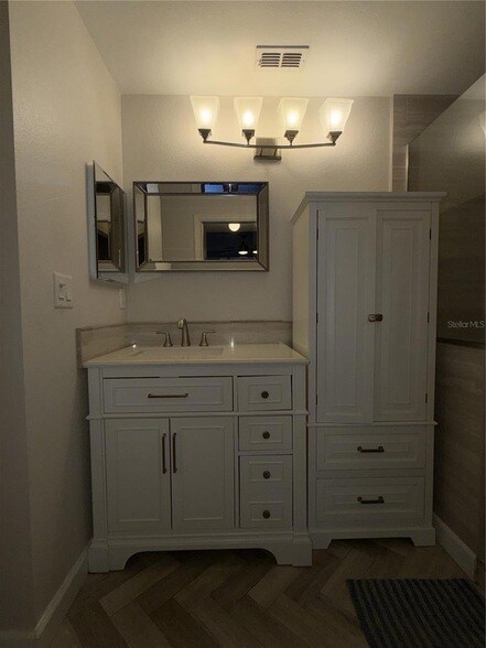 Building Photo - 550 Cranes Way