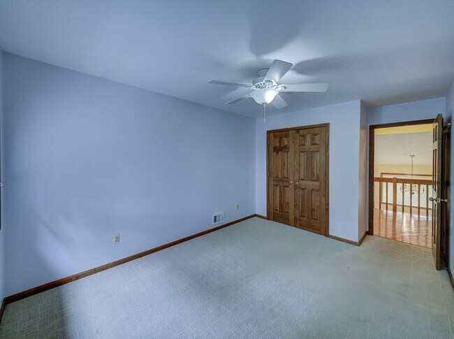 Building Photo - 26 White Swan Way