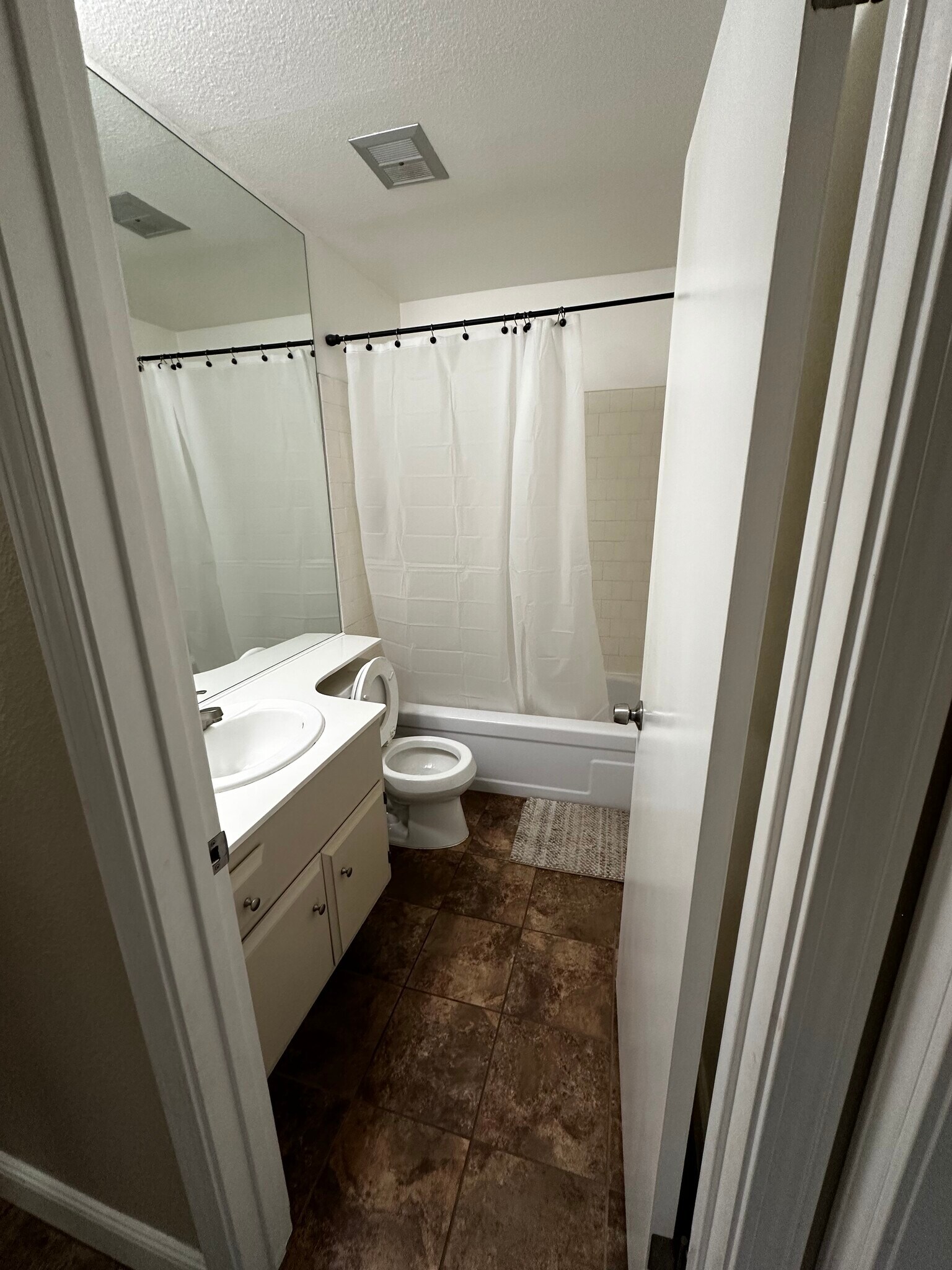 Building Photo - 3722 W Benjamin Holt Dr