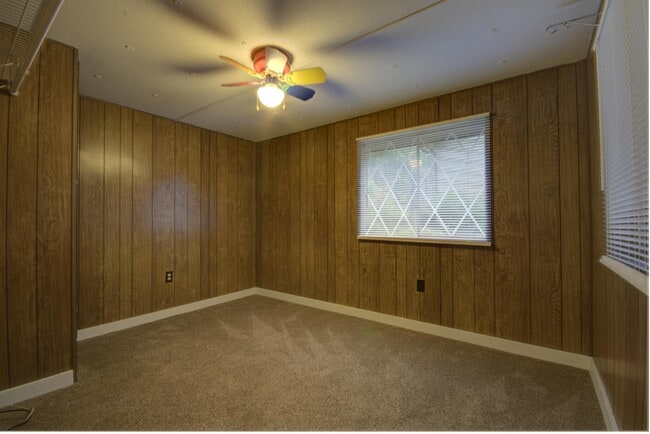 Building Photo - 54 Dillingham Rd
