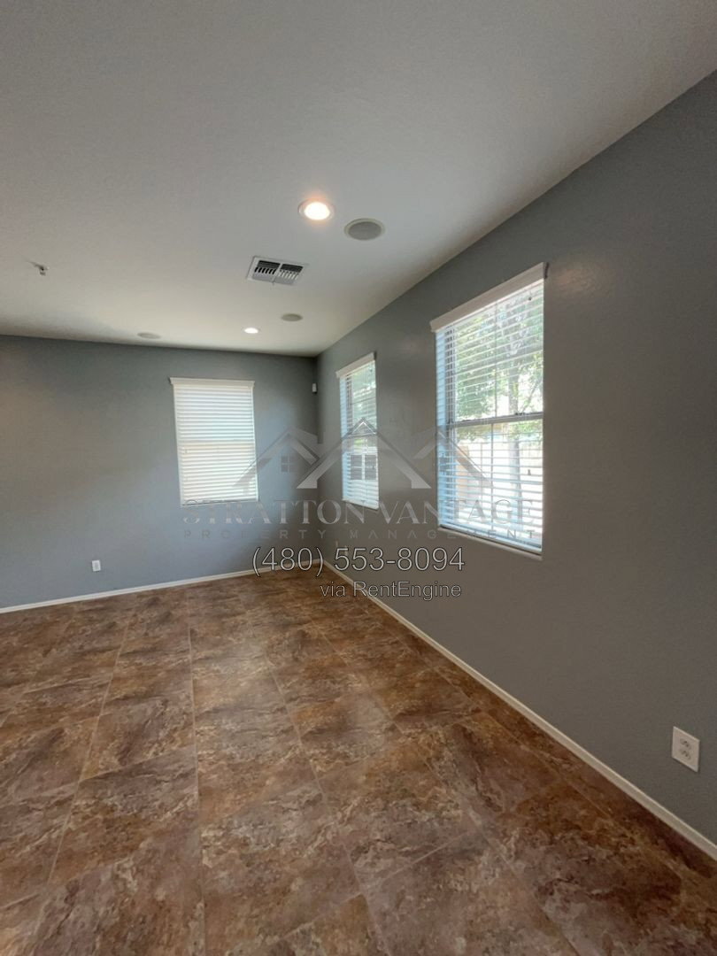 Building Photo - 1426 N 81st Dr