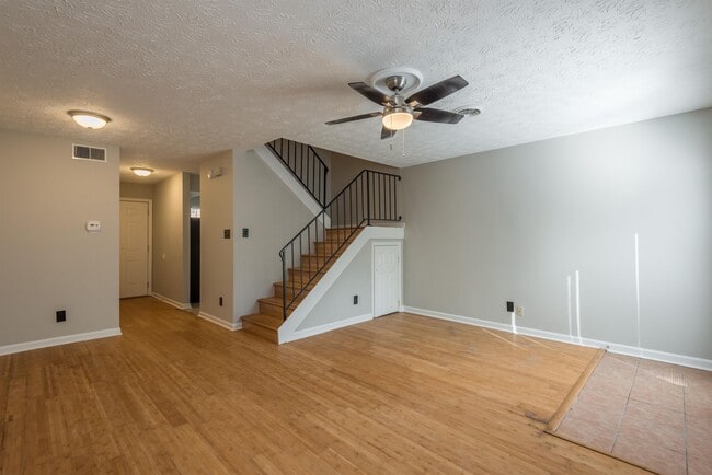 Primary Photo - 114 Ladbrook Ln