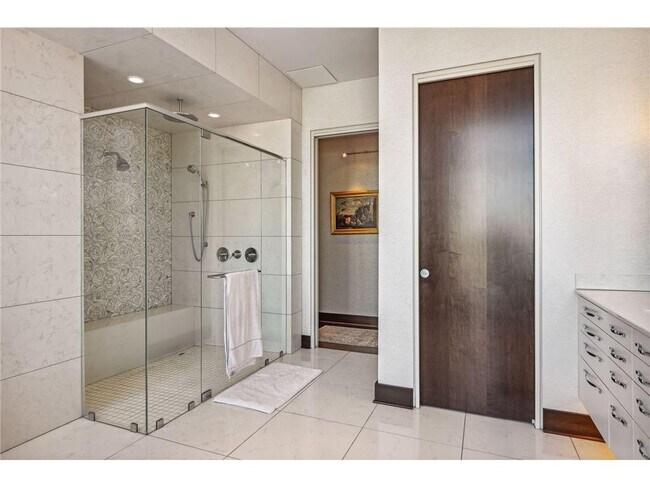 Building Photo - 201 S 11th St