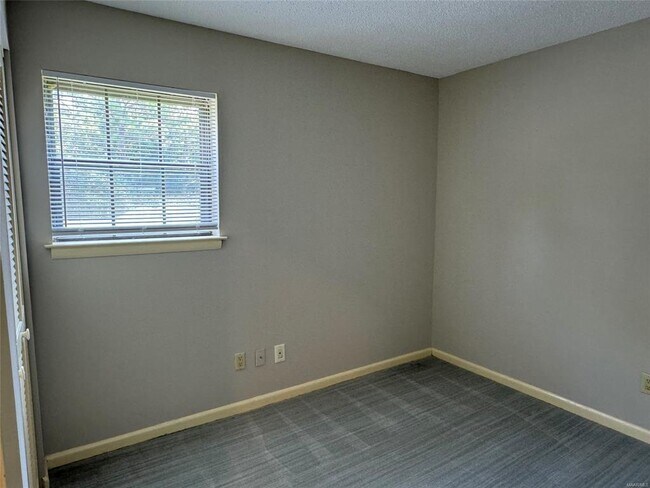 Building Photo - 1653 E Trinity Blvd