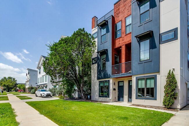 Building Photo - 2822 Forest Park Blvd