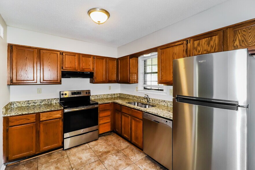 Building Photo - 6779 Cleary Dr
