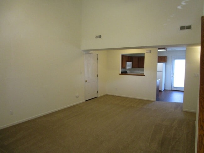 Building Photo - 1725-1727-1727 Louise Cir