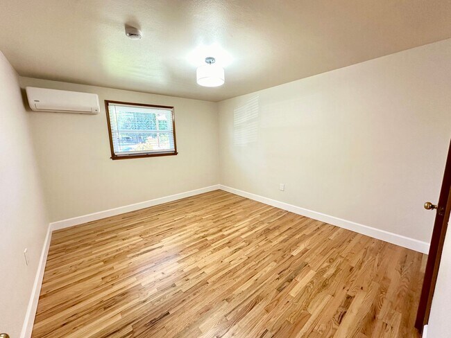Building Photo - 203-207 N 38th Ave