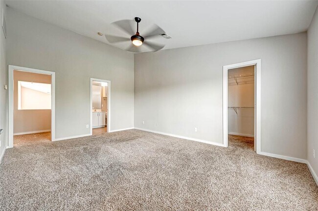 Building Photo - 6925 Yellowstone Way Dr