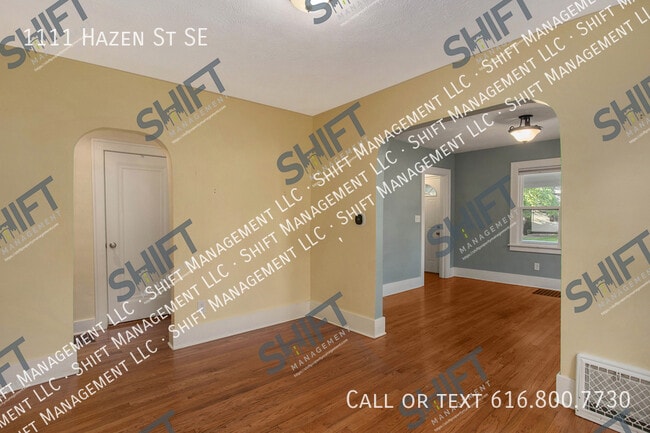 Building Photo - 1111 Hazen St SE