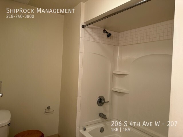 Building Photo - 206 S 4th Ave W