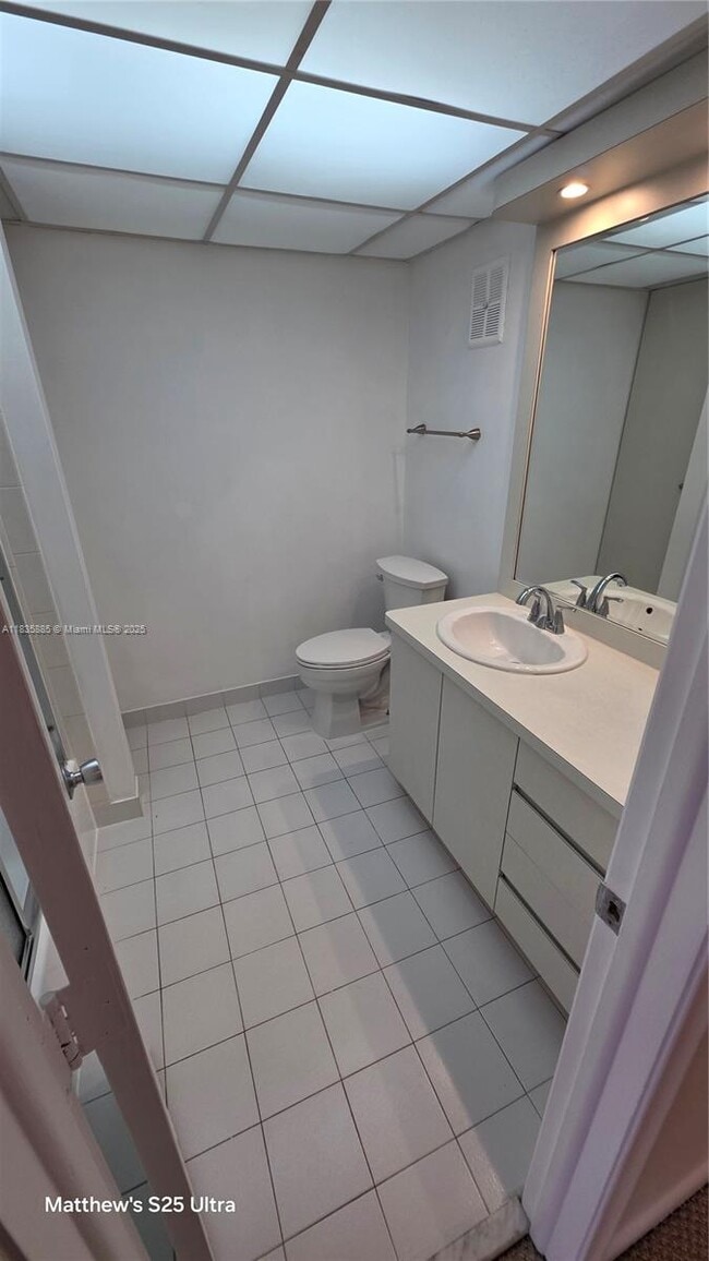 Building Photo - 6611 Racquet Club Dr