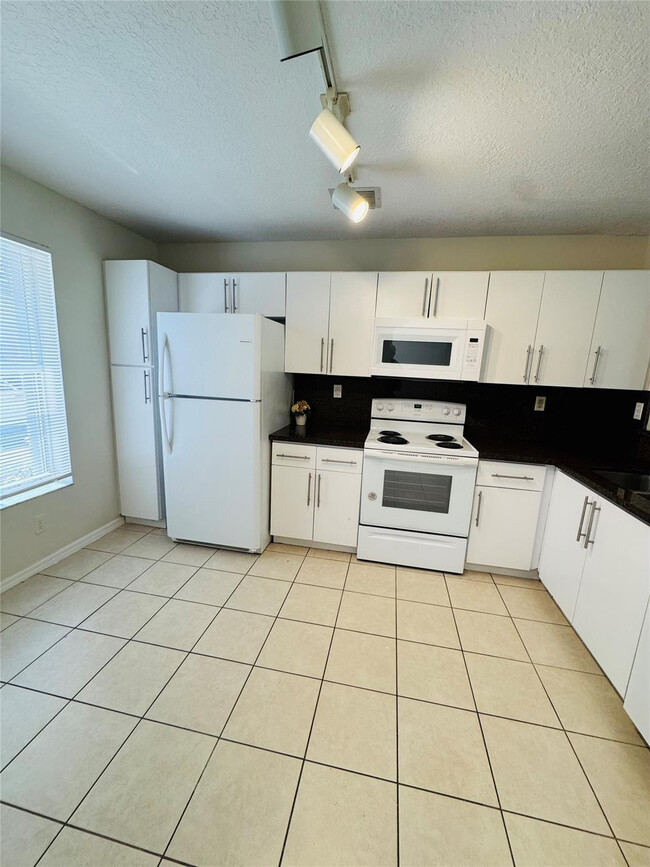 Building Photo - 3142 SW 129th Way