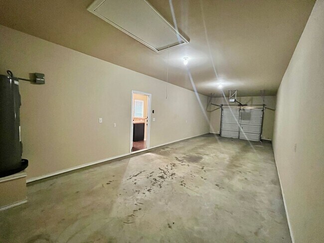 Building Photo - Luxury Duplex Home in Kyle, TX
