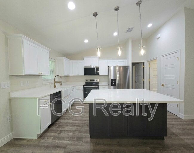 Building Photo - 9547 N Sandree Dr
