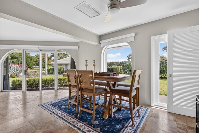 Building Photo - 213 Rio Vista Cir
