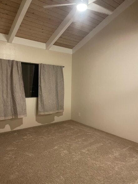 Building Photo - 2180 W Vineyard St