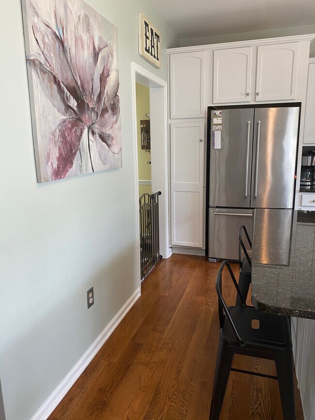 Building Photo - 30 Millbrook Court