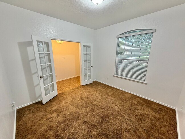 Building Photo - 3418 Lorne Dr