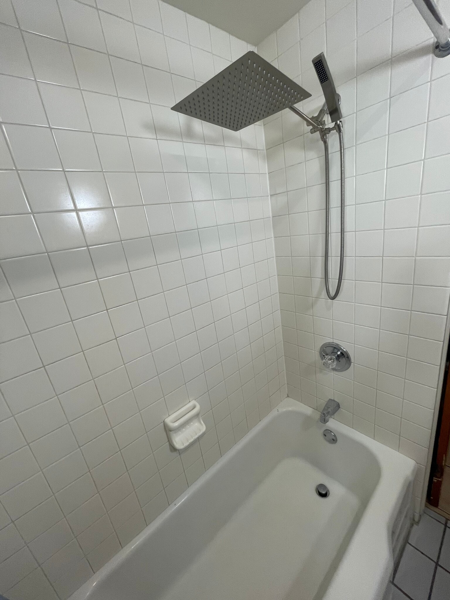 Building Photo - 440 E 42nd St