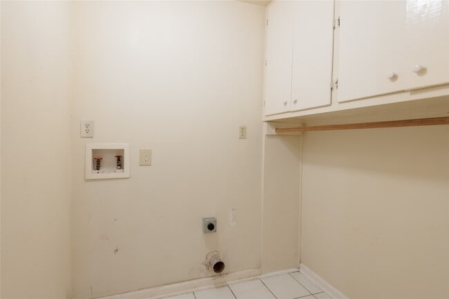 Building Photo - 138 Summer Pl