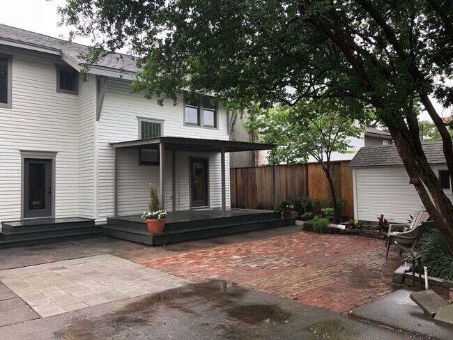 Building Photo - 1210 Hawthorne St