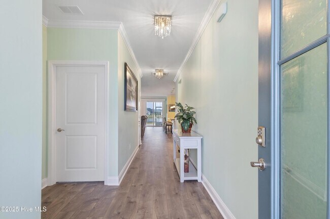 Building Photo - 614 Silos Wy