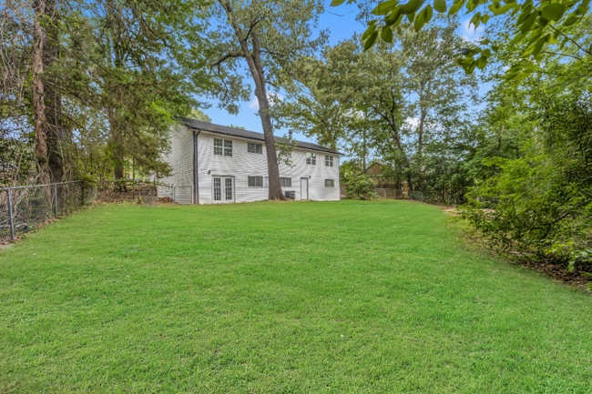 Building Photo - 429 James Dr