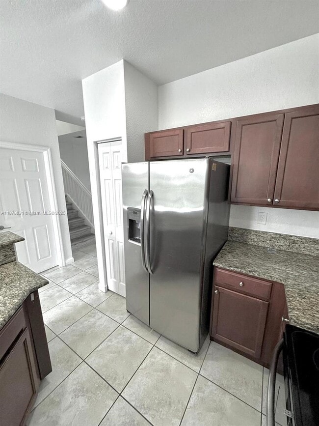Building Photo - 4260 SW 164th Ct