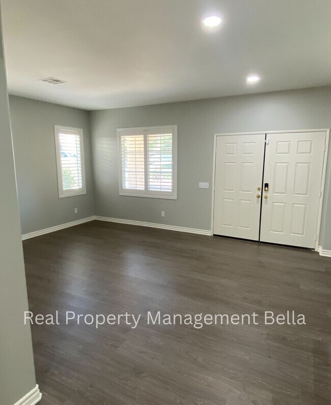 Building Photo - 25249 Silverwood Ln