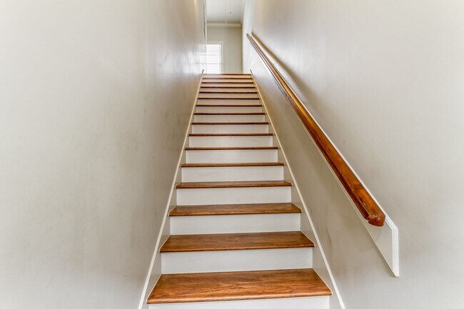 Building Photo - Abingdon Court