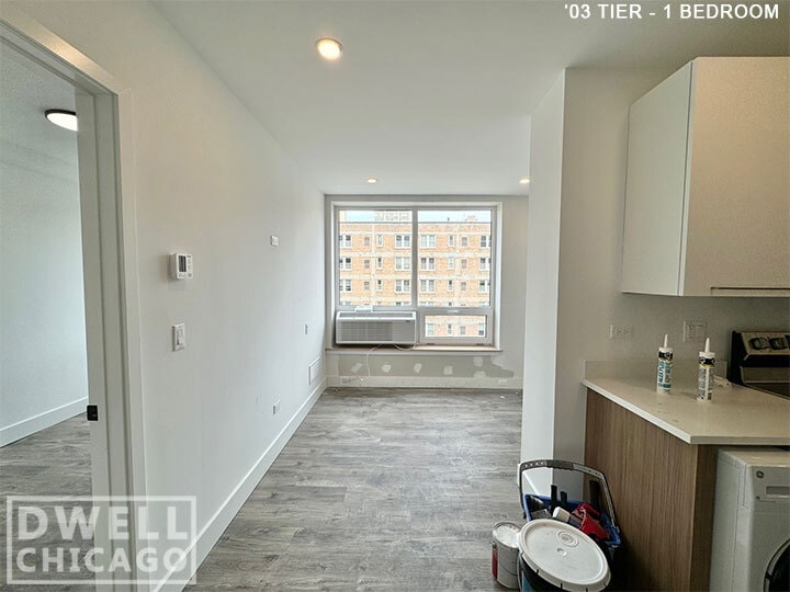 Building Photo - 901 W Carmen Ave